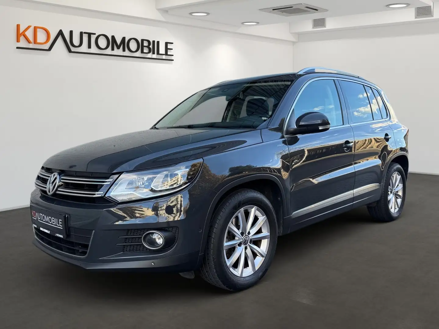Volkswagen Tiguan 2,0 TDI Lounge BMT Grau - 1
