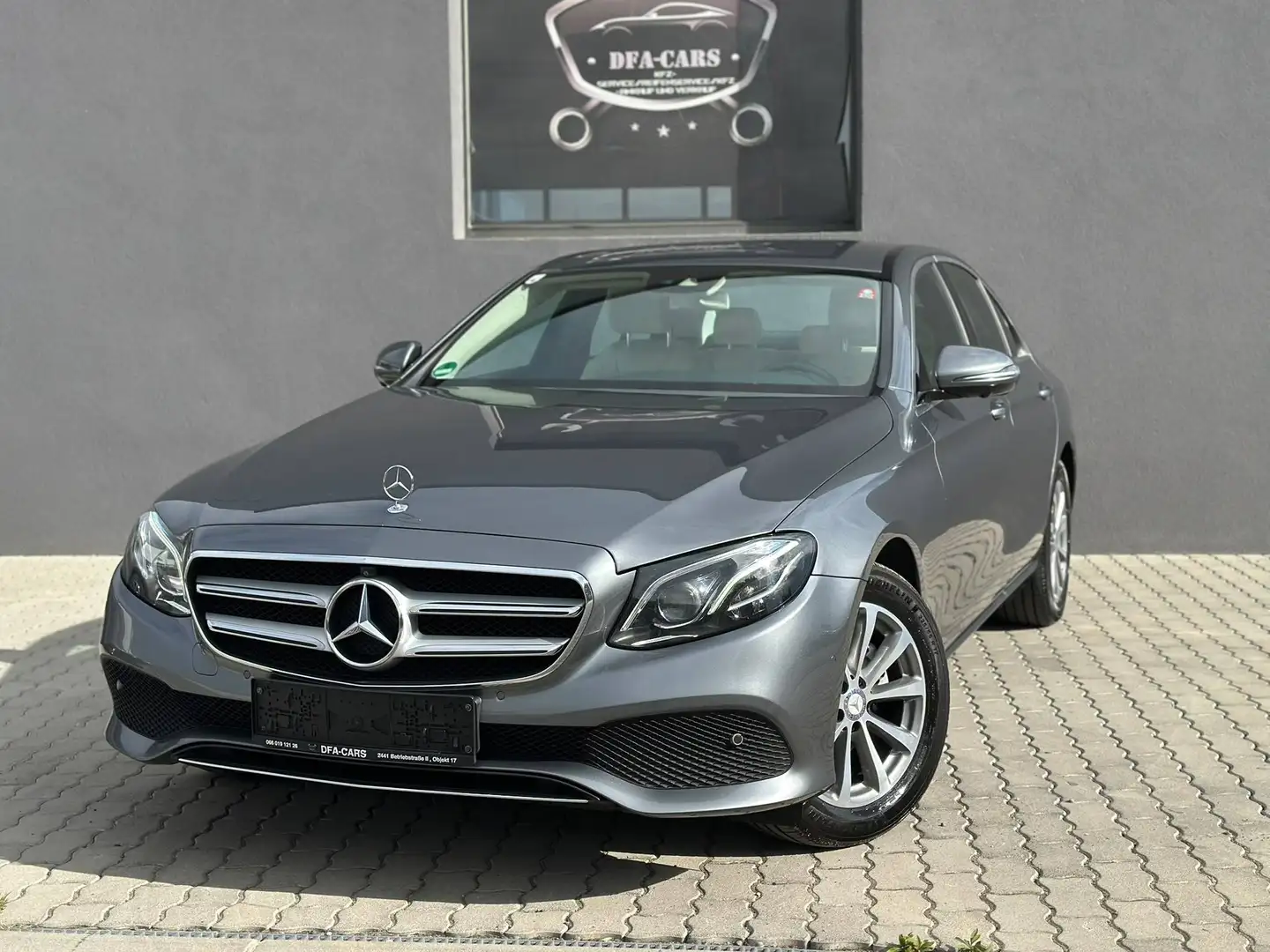 Mercedes-Benz E 220 E 220 d Aut. 4.Matic Grau - 1