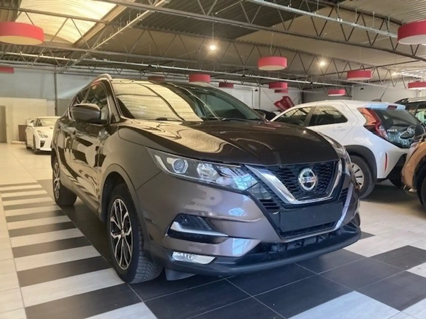 Nissan Qashqai 1.6 BENZINE N-CONNECTA 6MT,  incl. extra set winte Brun - 2