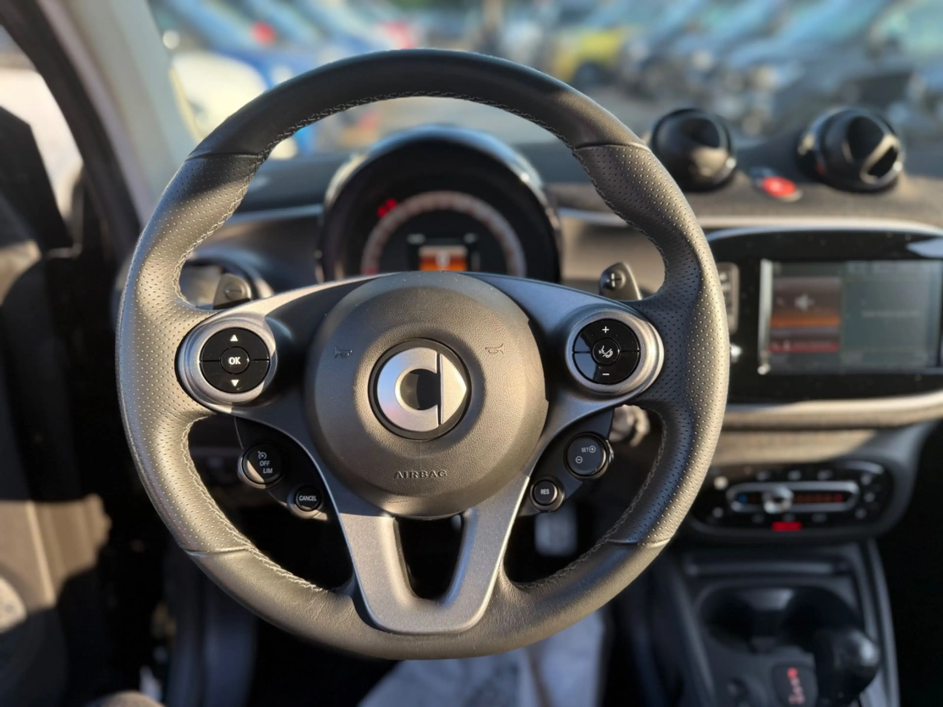 smart forTwo PRIME*SPORTPAKET*BRITISHGREEN*PANO*90PS — photo 4