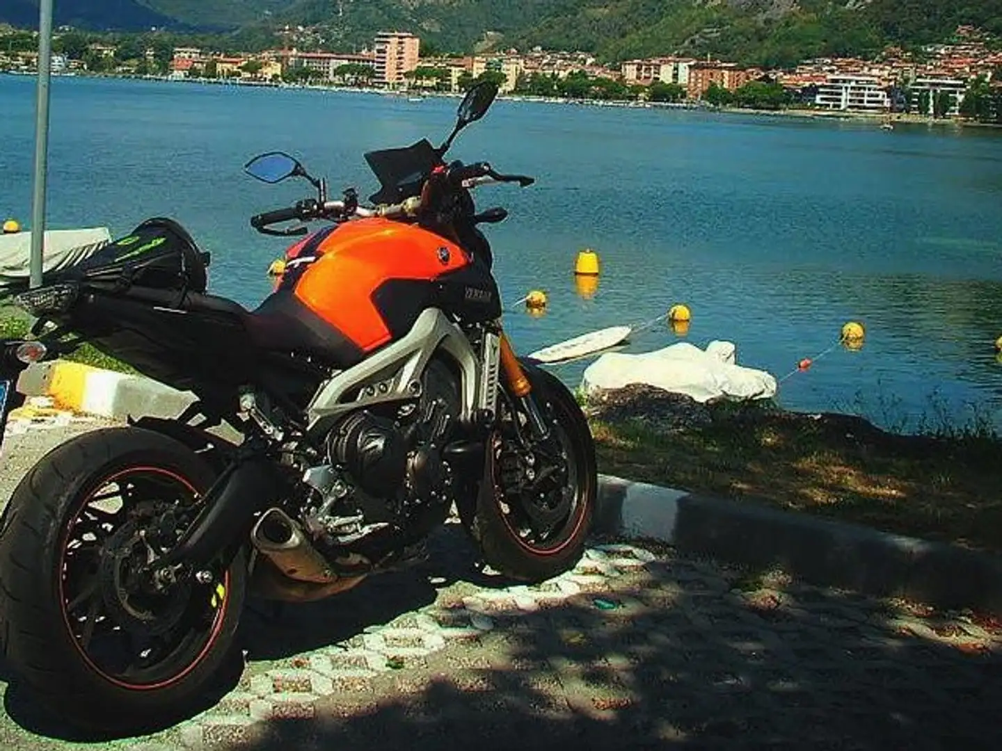 Yamaha MT-09 Arancione - 1