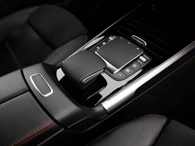 Mercedes-Benz GLB view 18