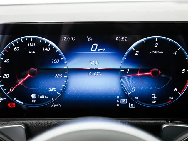 Mercedes-Benz GLB view 15
