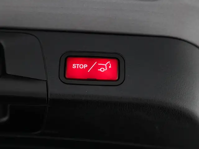 Mercedes-Benz GLB view 19