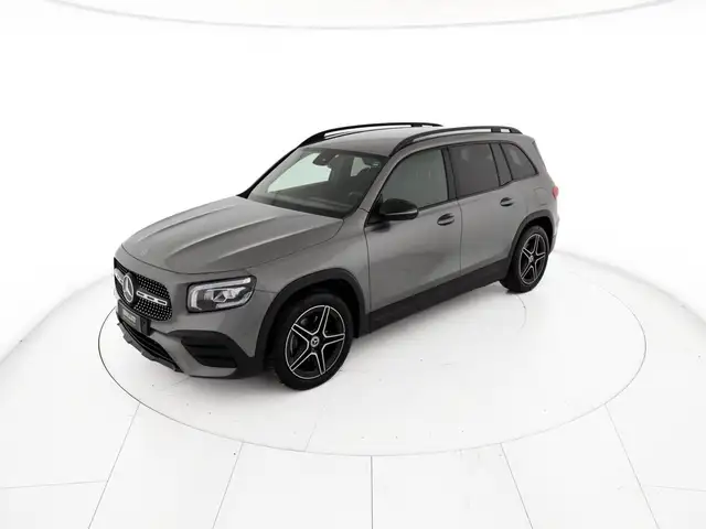Mercedes-Benz GLB view 2