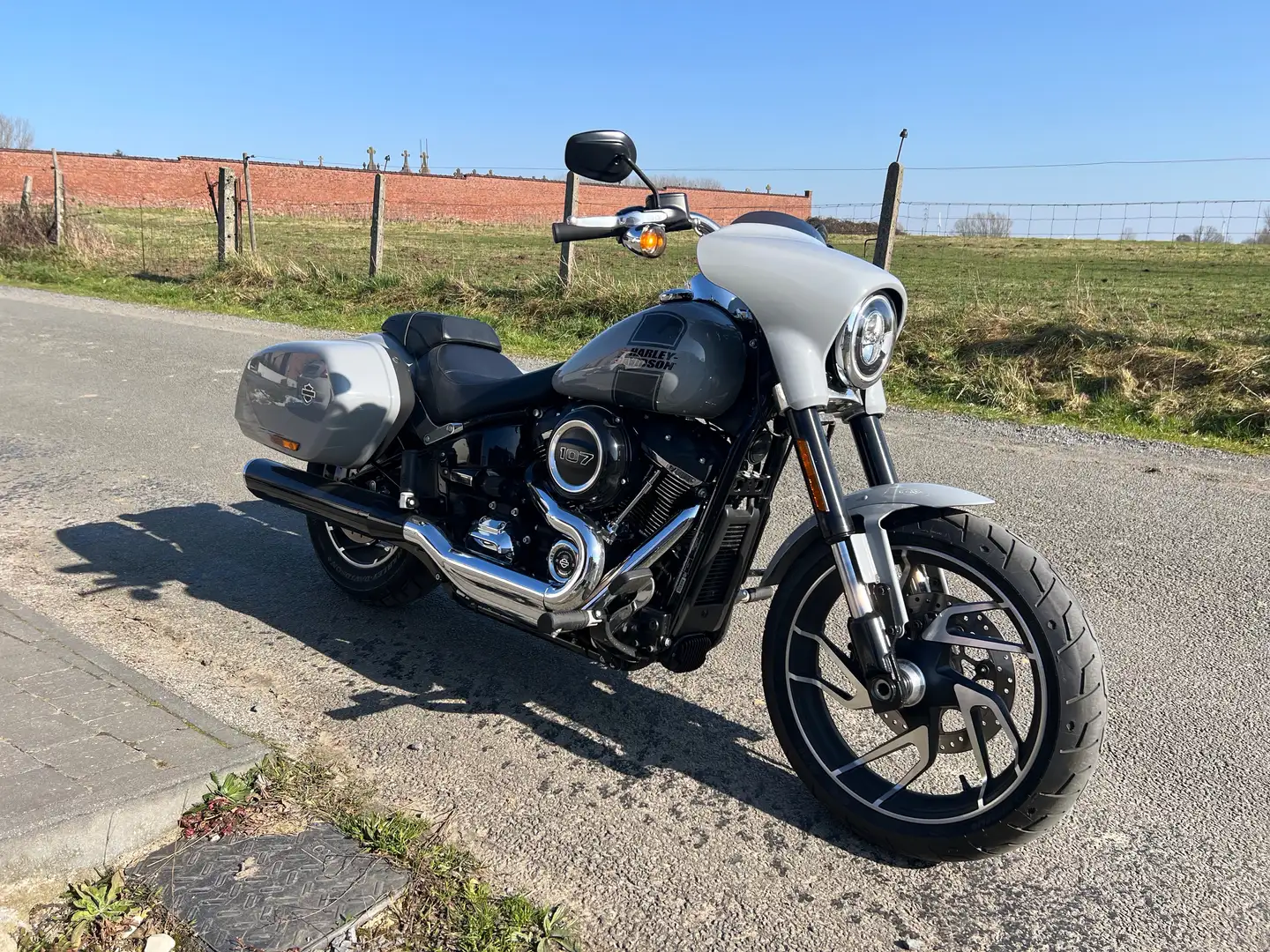Harley-Davidson Sport Glide Gris - 2