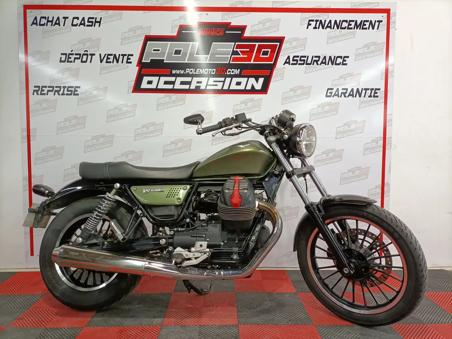 Moto Guzzi V 9 Vert - 1