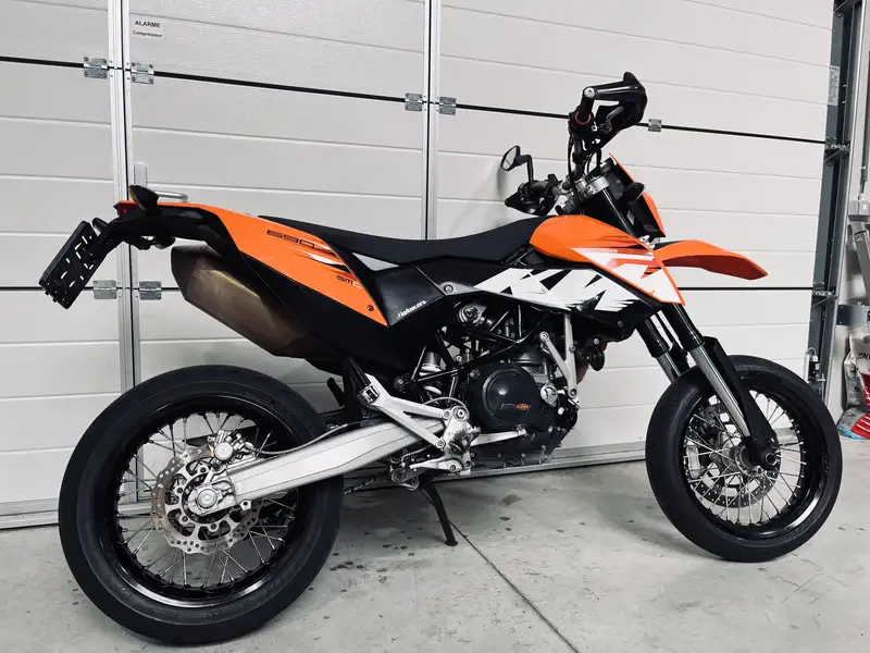 KTM 690 SMC - foto 2