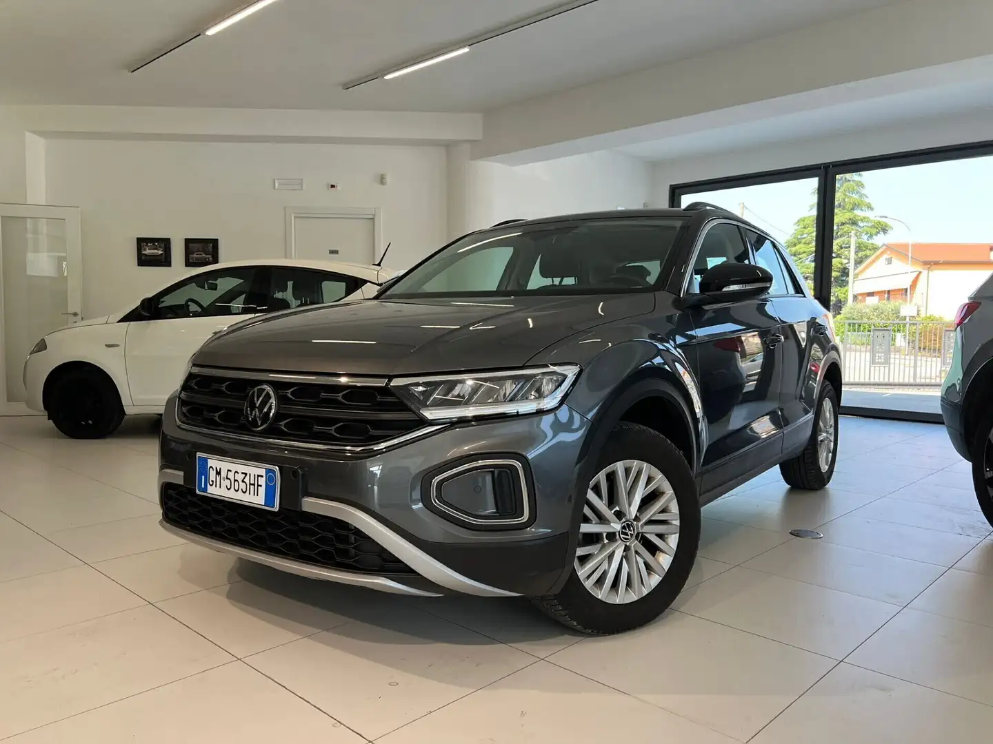 Volkswagen T-Roc 1.5 TSI ACT DSG Life Grigio - 2