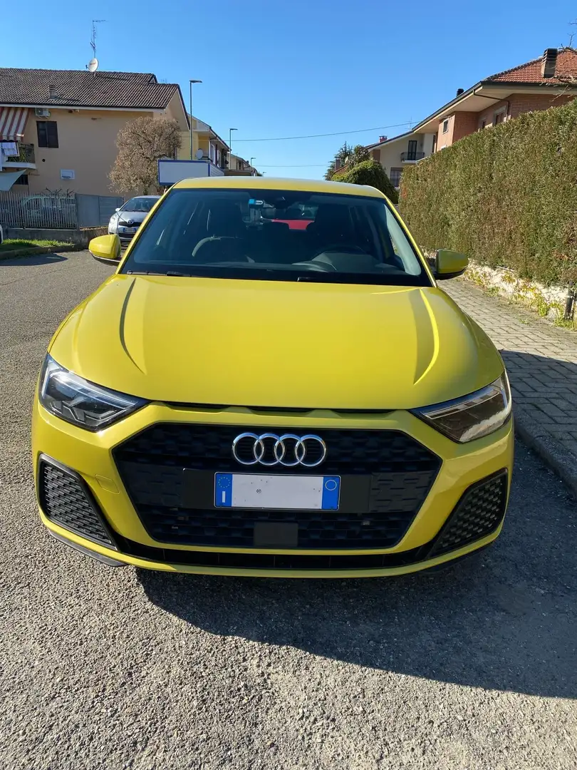 Audi A1 Sportback 30 1.0 tfsi Admired Giallo - 1