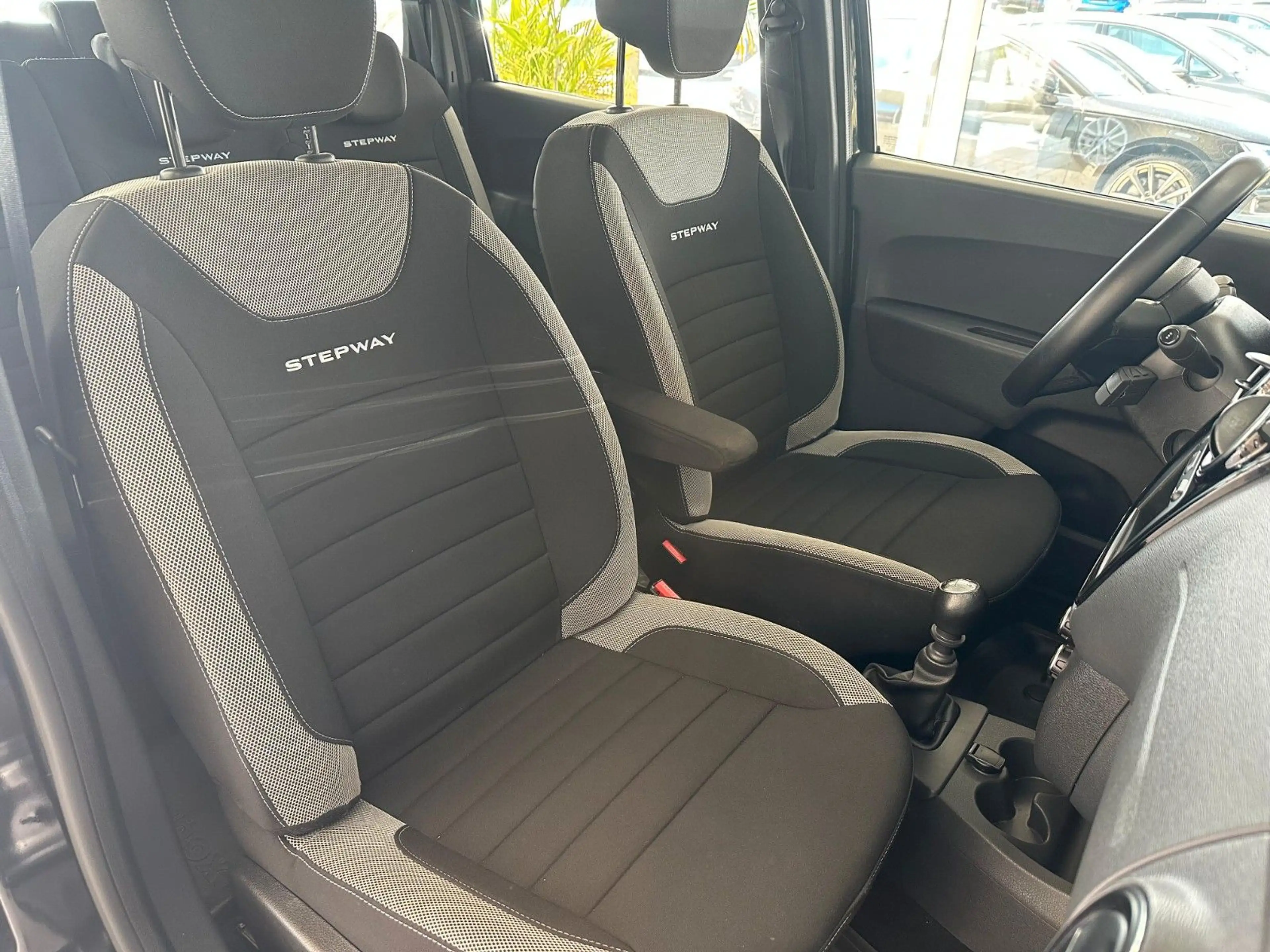 Dacia Lodgy Stepway Selection*Kamera*PDC*7-Sitzer* — photo 15