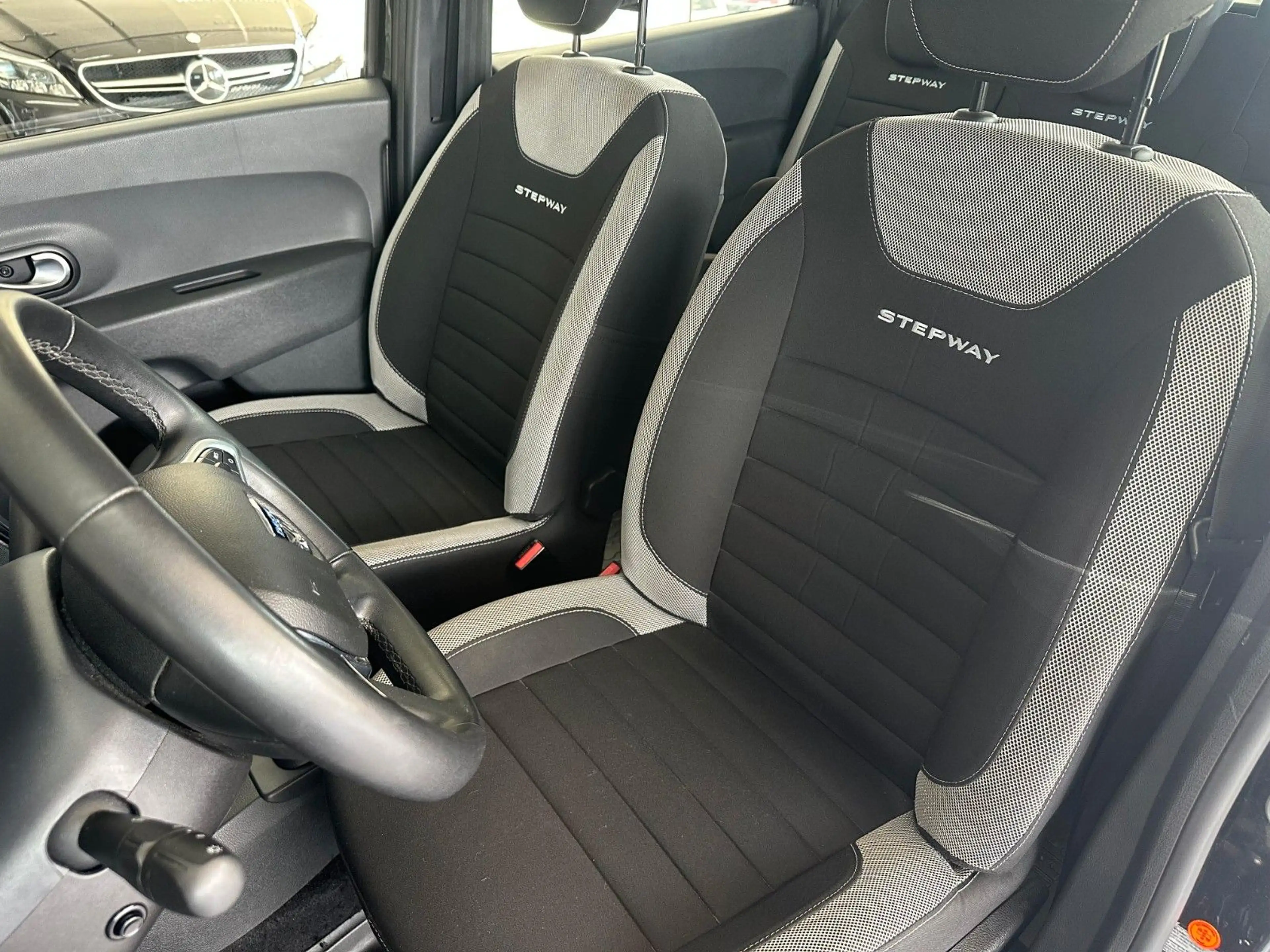 Dacia Lodgy Stepway Selection*Kamera*PDC*7-Sitzer* — photo 10
