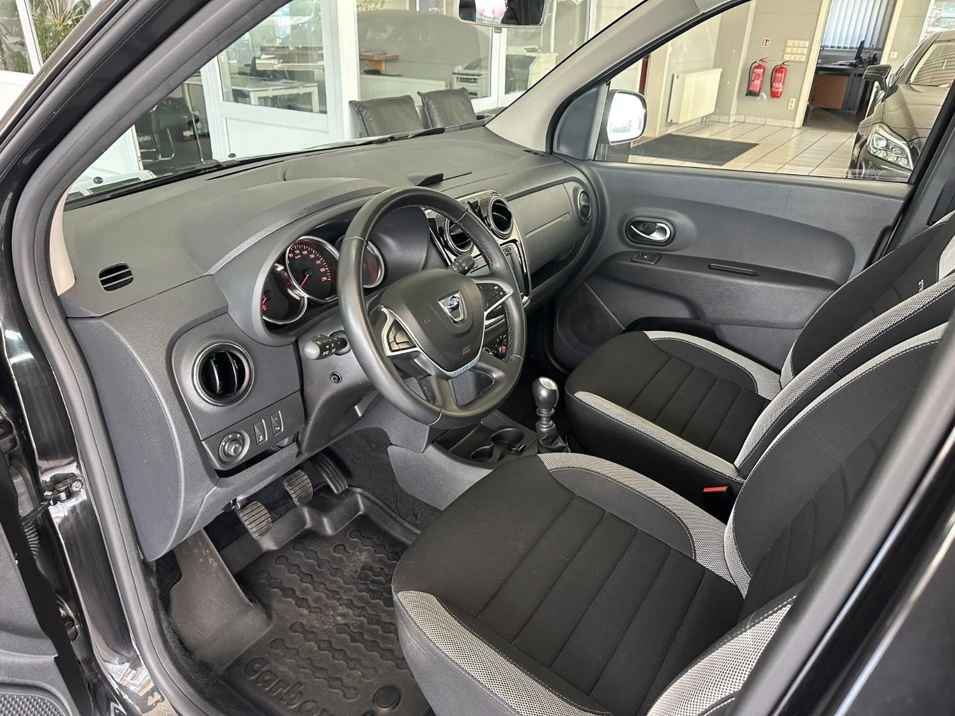 Dacia Lodgy Stepway Selection*Kamera*PDC*7-Sitzer* — photo 9
