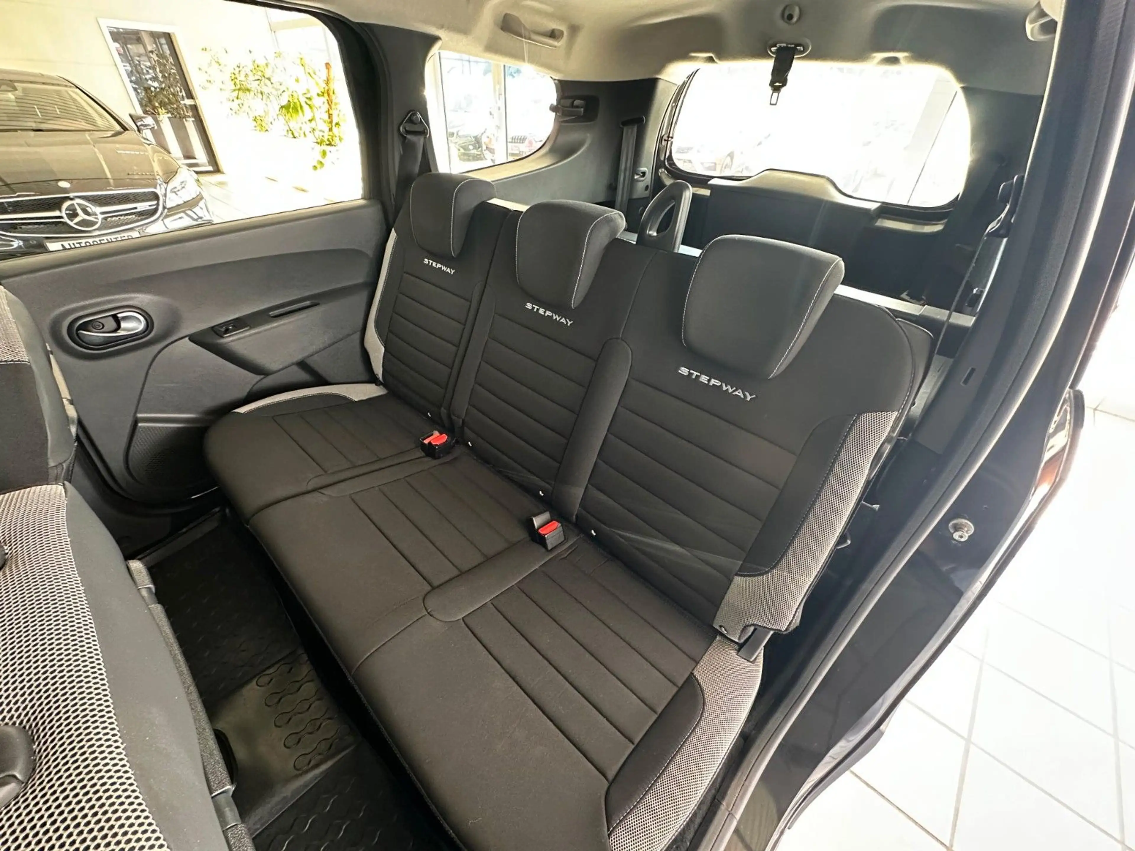 Dacia Lodgy Stepway Selection*Kamera*PDC*7-Sitzer* — photo 12