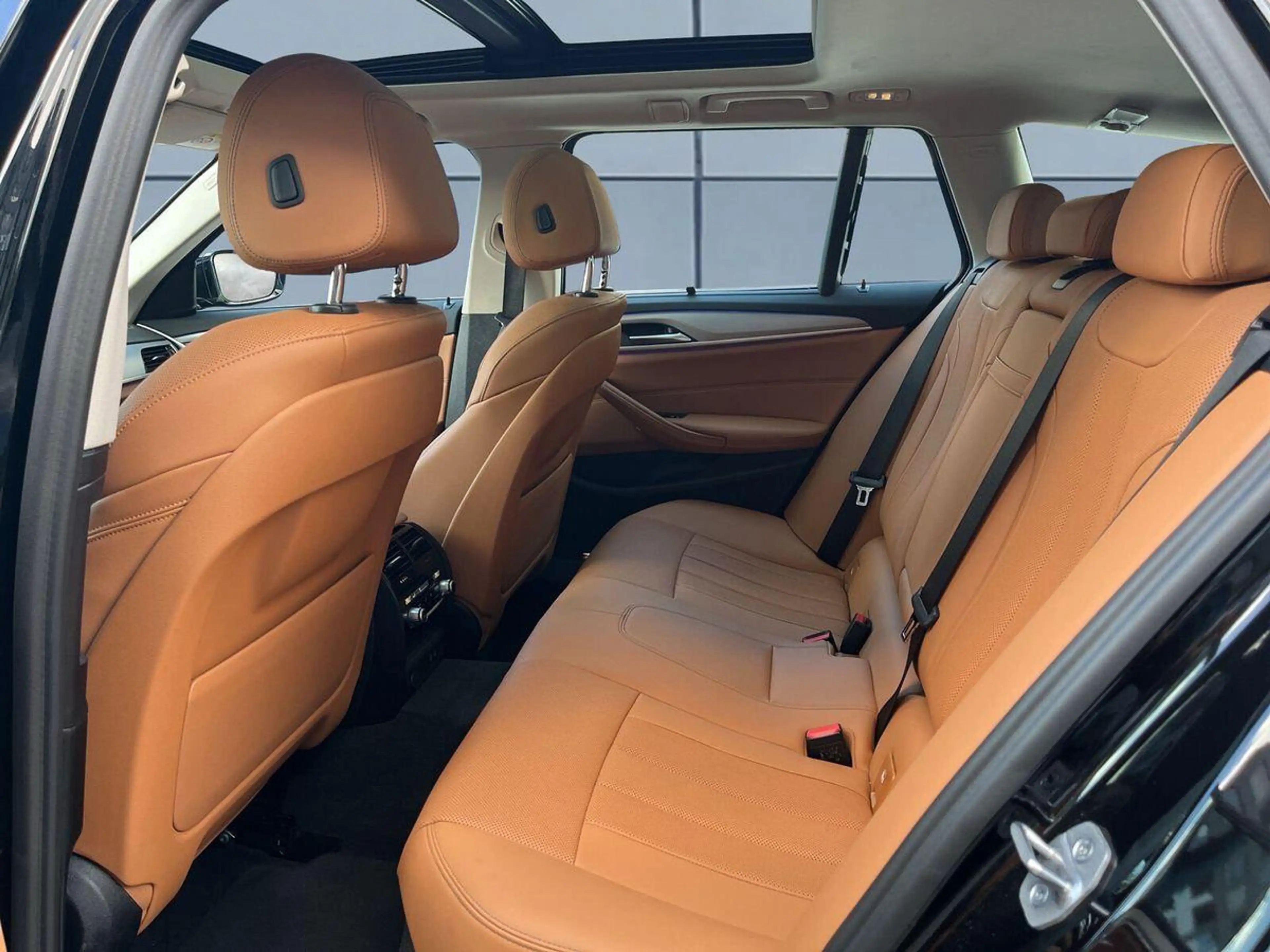 BMW 520 dA Live Cockpit Professional+Leder+Pano+Lenk/SHZ+R — photo 12