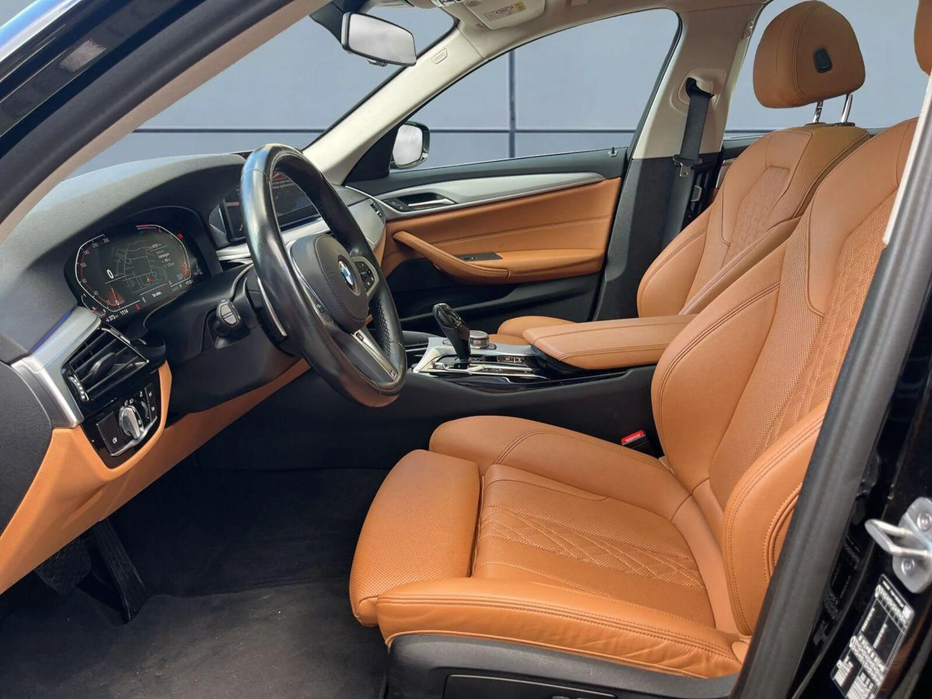BMW 520 dA Live Cockpit Professional+Leder+Pano+Lenk/SHZ+R — photo 11