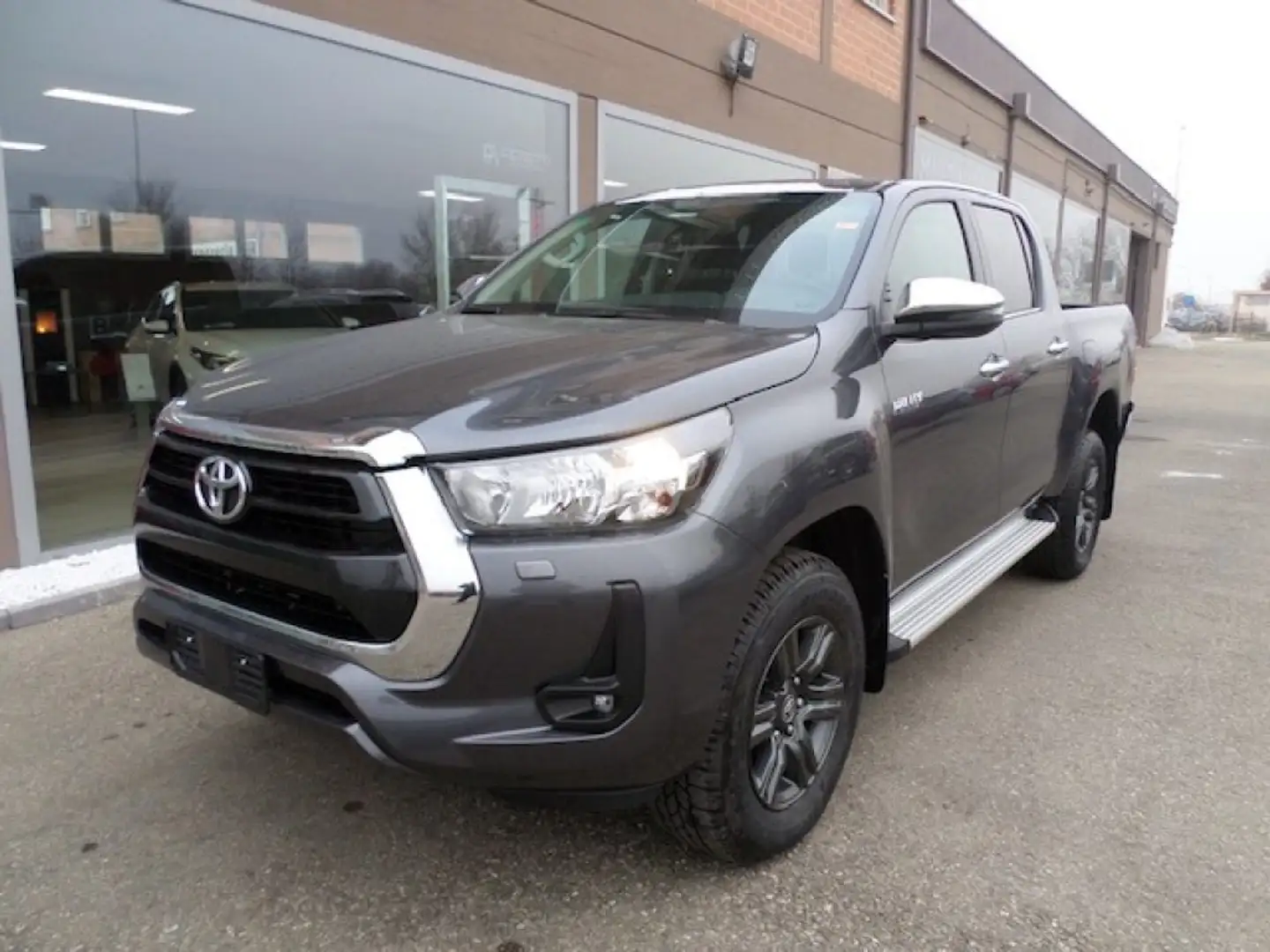 Toyota Hilux 2.8 D-4D A/T 4WD 48V 4 porte Double Cab Executive Bronzo - 2