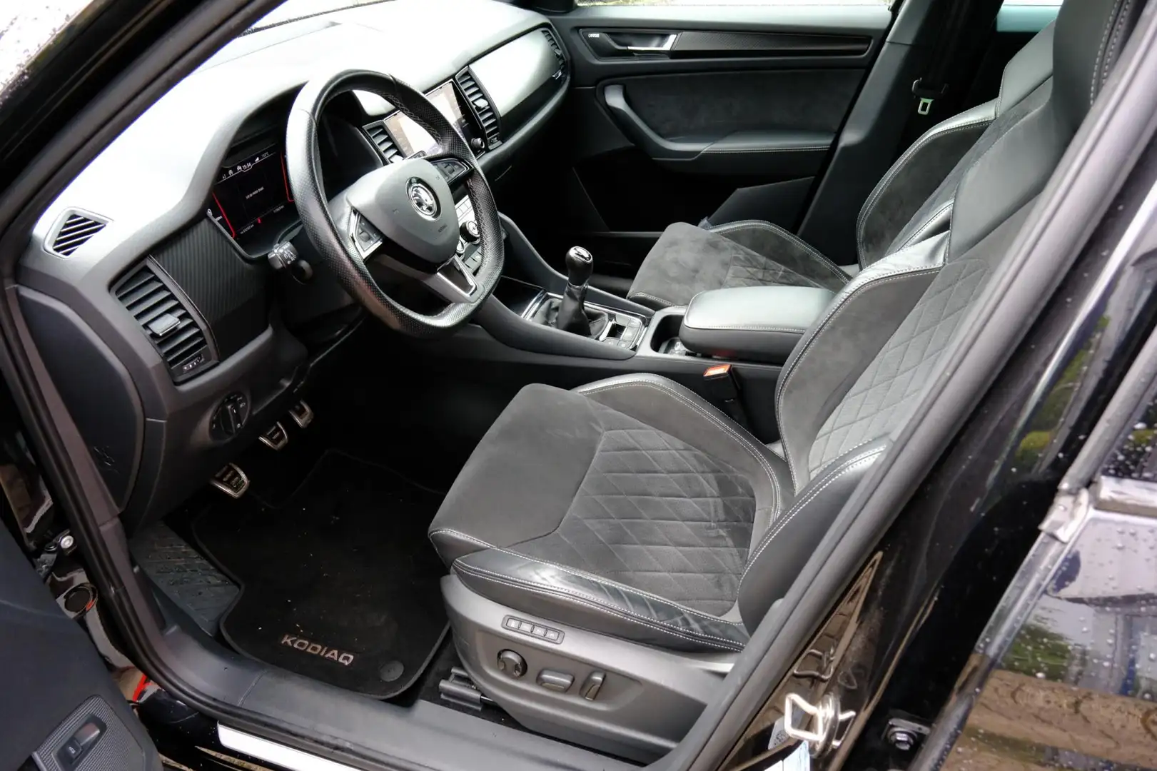 Skoda Kodiaq 1.5 TSI 150pk Sportline Business Leder-Alcantara|1 Fekete - 2