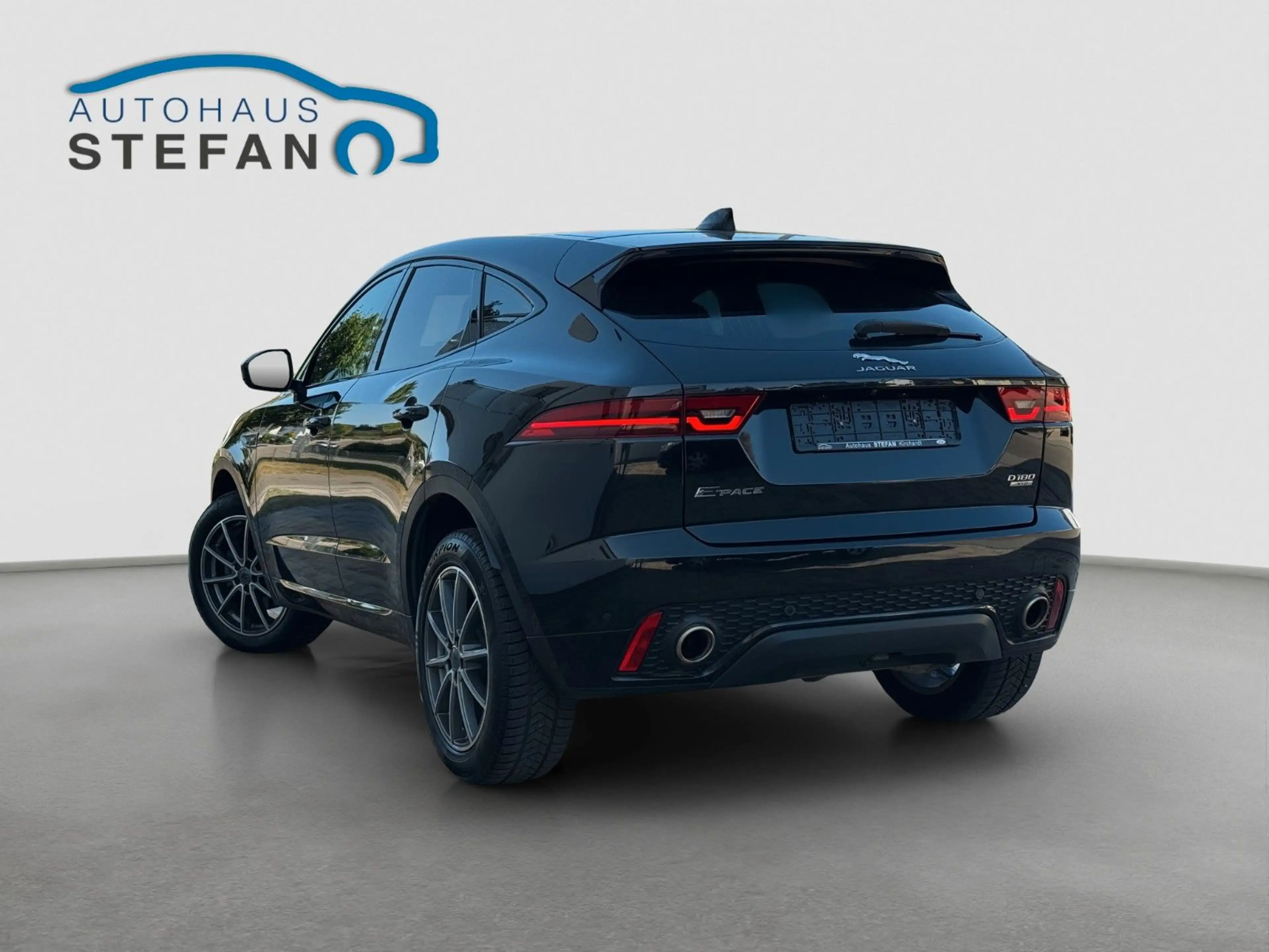 Jaguar E-Pace D180 AWD Aut. R-Dynamic S Black Pack PANO — photo 4