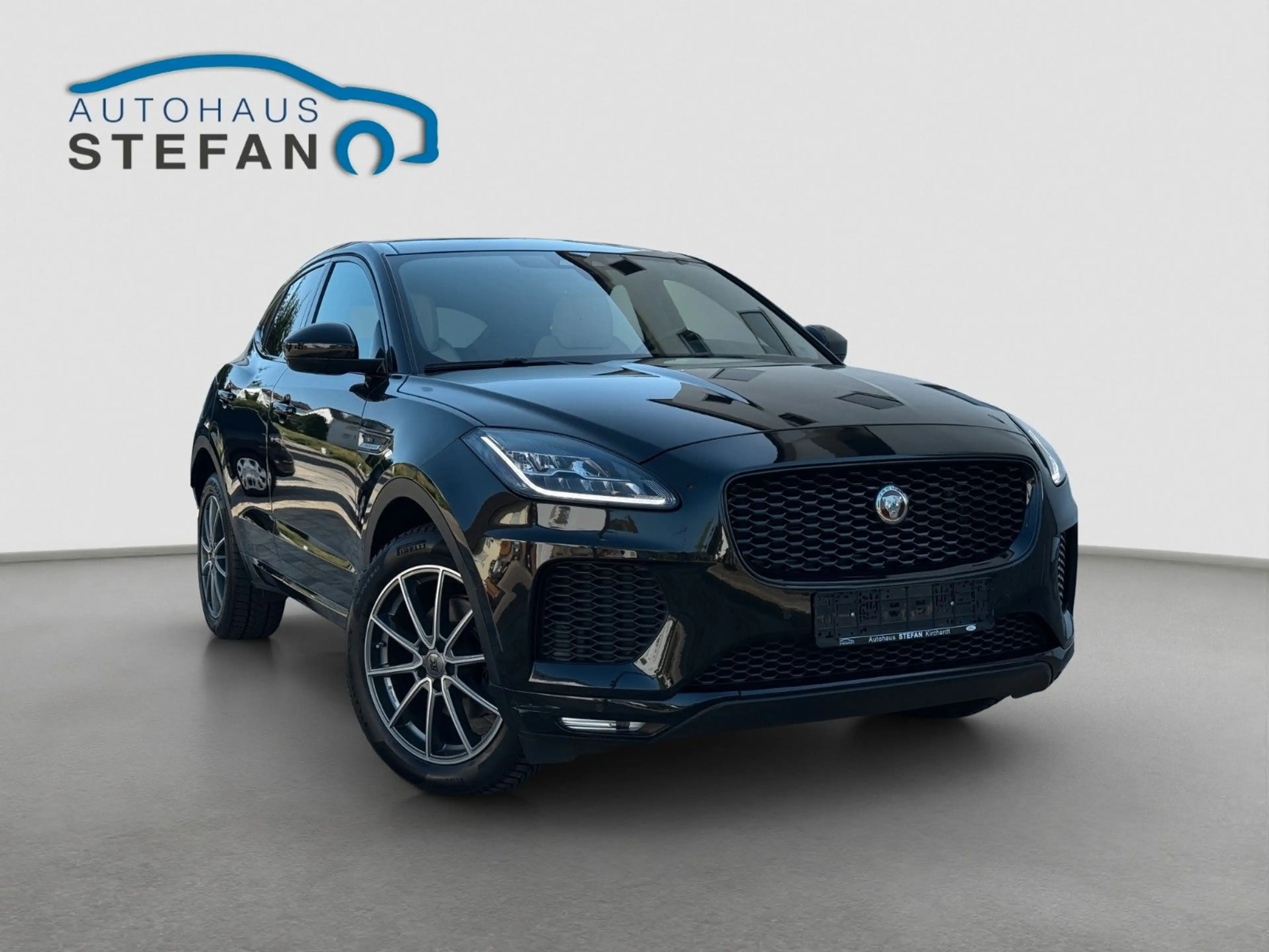 Jaguar E-Pace D180 AWD Aut. R-Dynamic S Black Pack PANO — photo 2