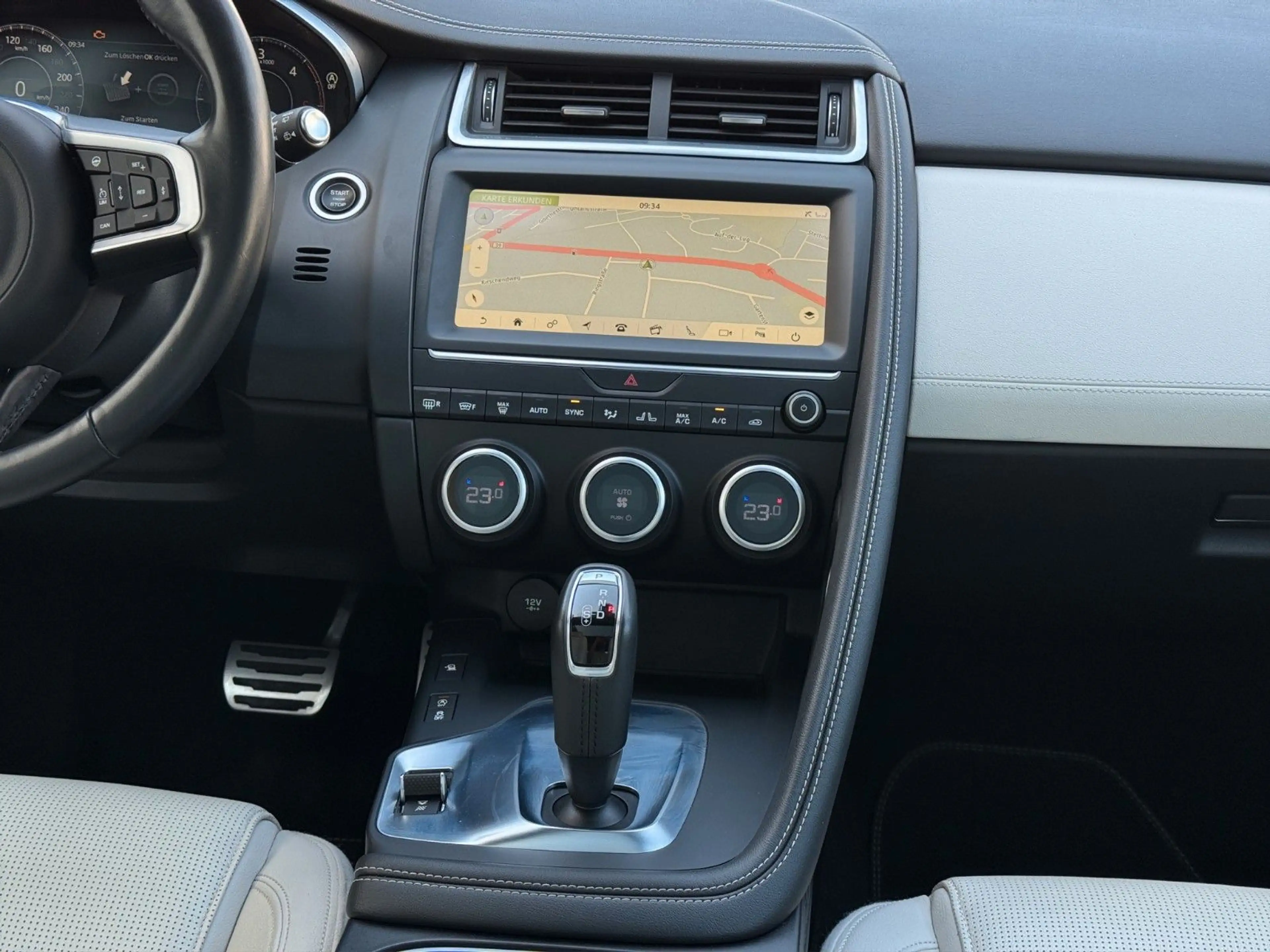 Jaguar E-Pace D180 AWD Aut. R-Dynamic S Black Pack PANO — photo 10