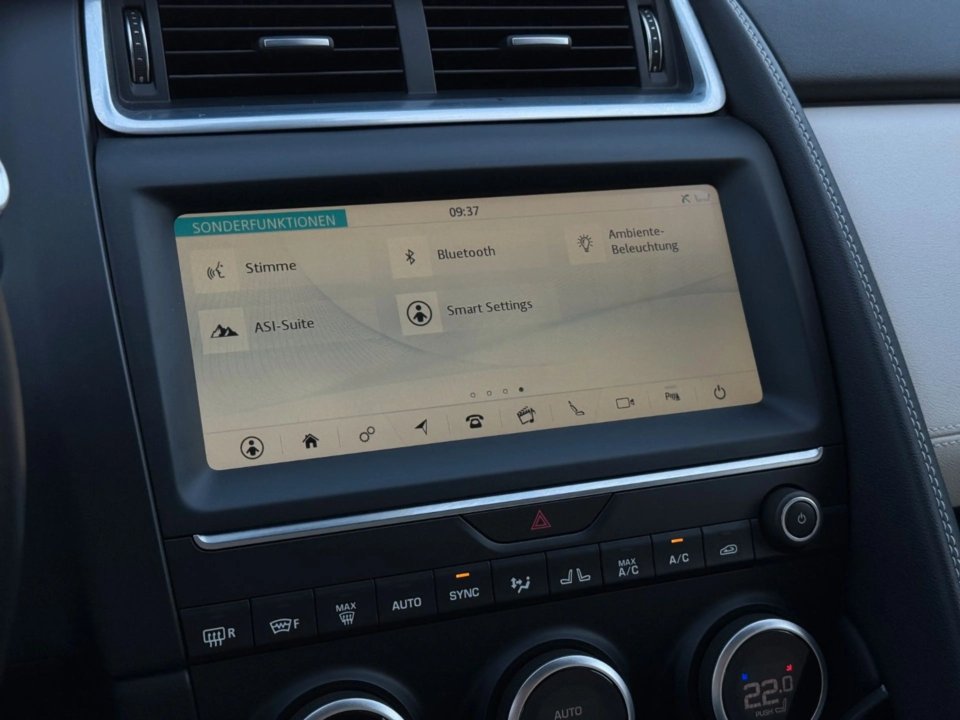 Jaguar E-Pace D180 AWD Aut. R-Dynamic S Black Pack PANO — photo 13