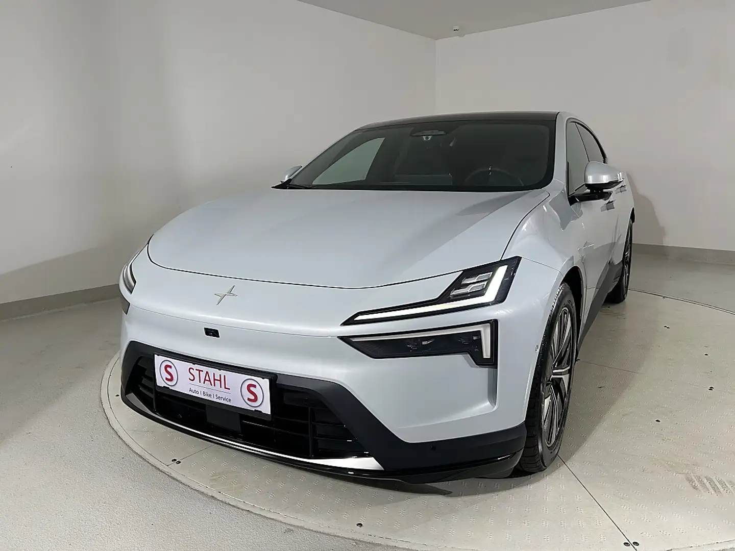 Polestar 4 Long Range Dual Motor Silber - 2