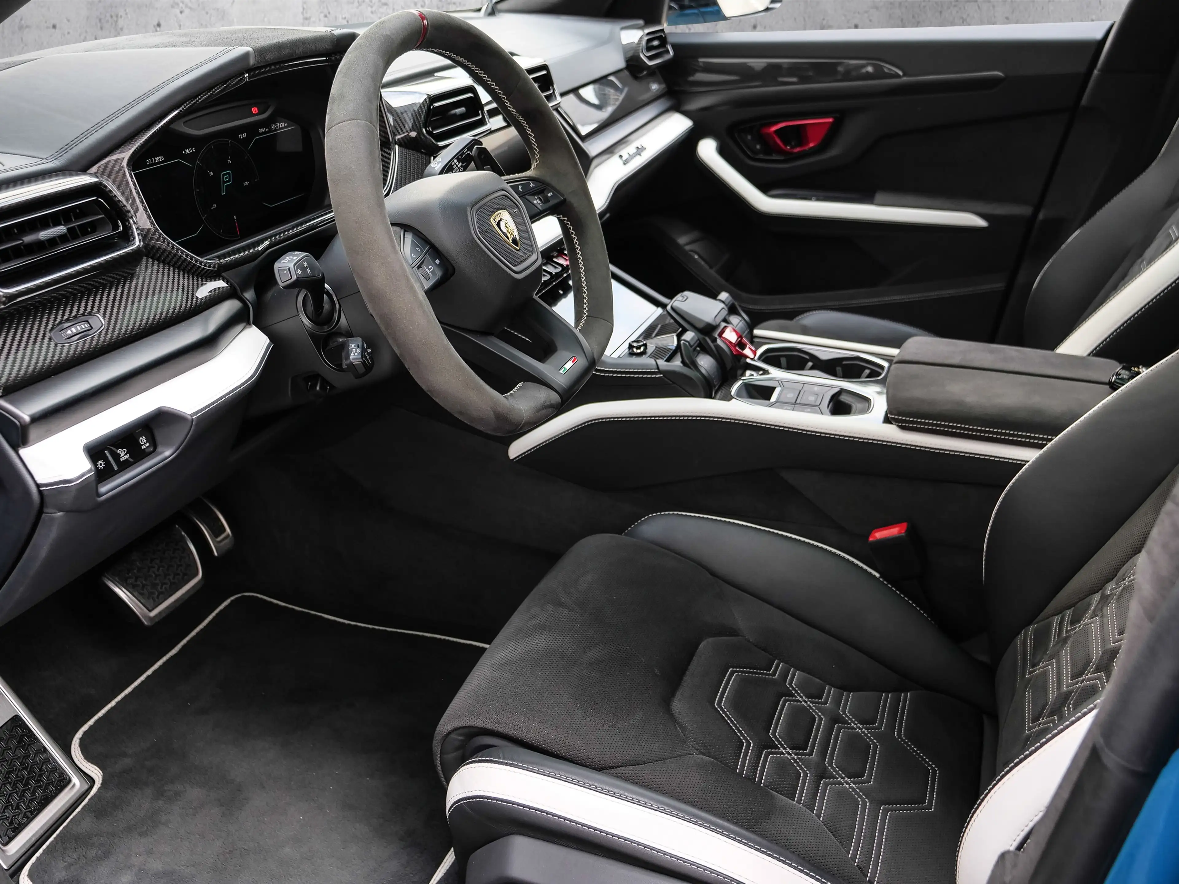 Lamborghini Urus SE Blu Uranus, Panoramic Roof — photo 11