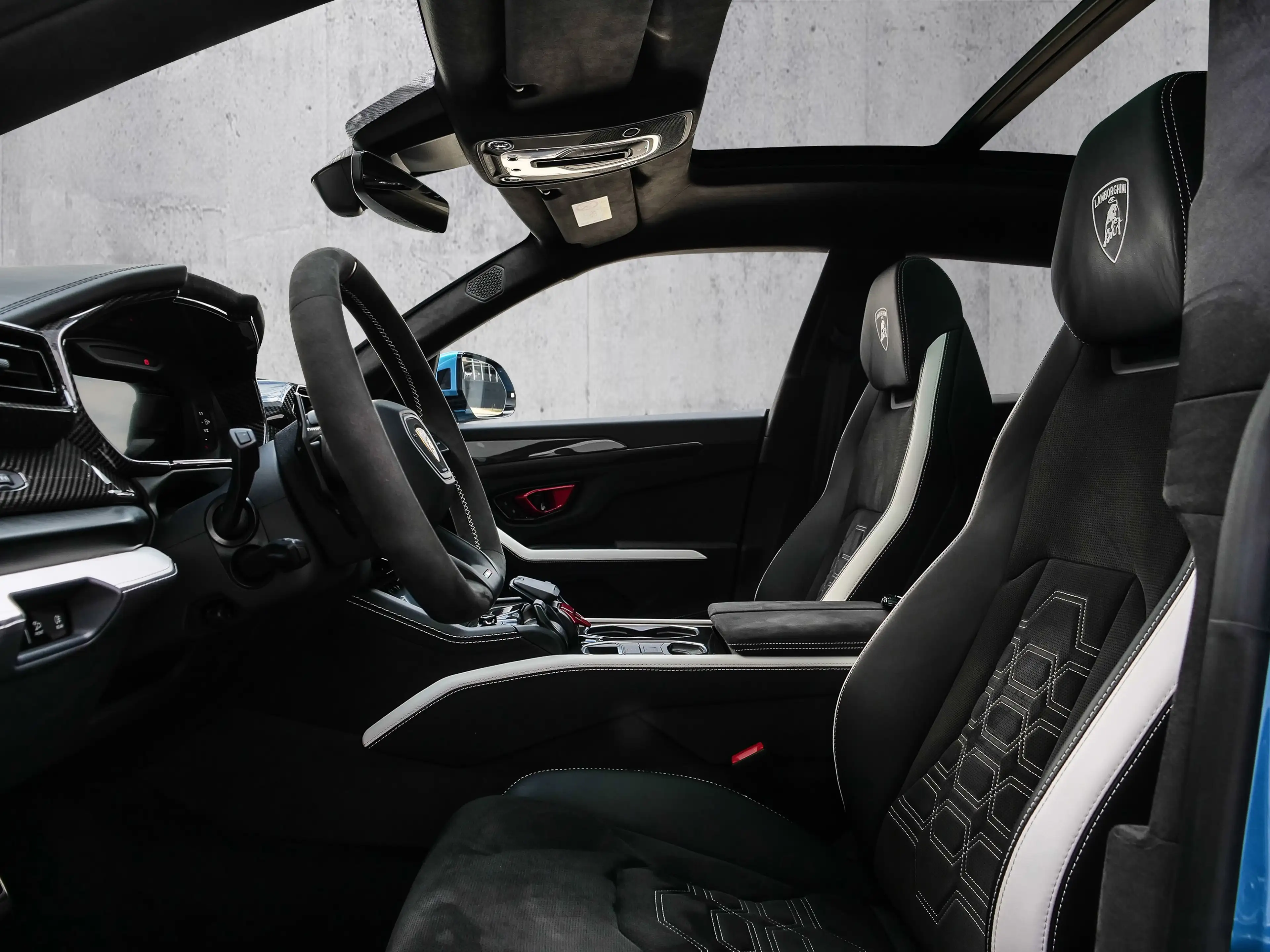 Lamborghini Urus SE Blu Uranus, Panoramic Roof — photo 8