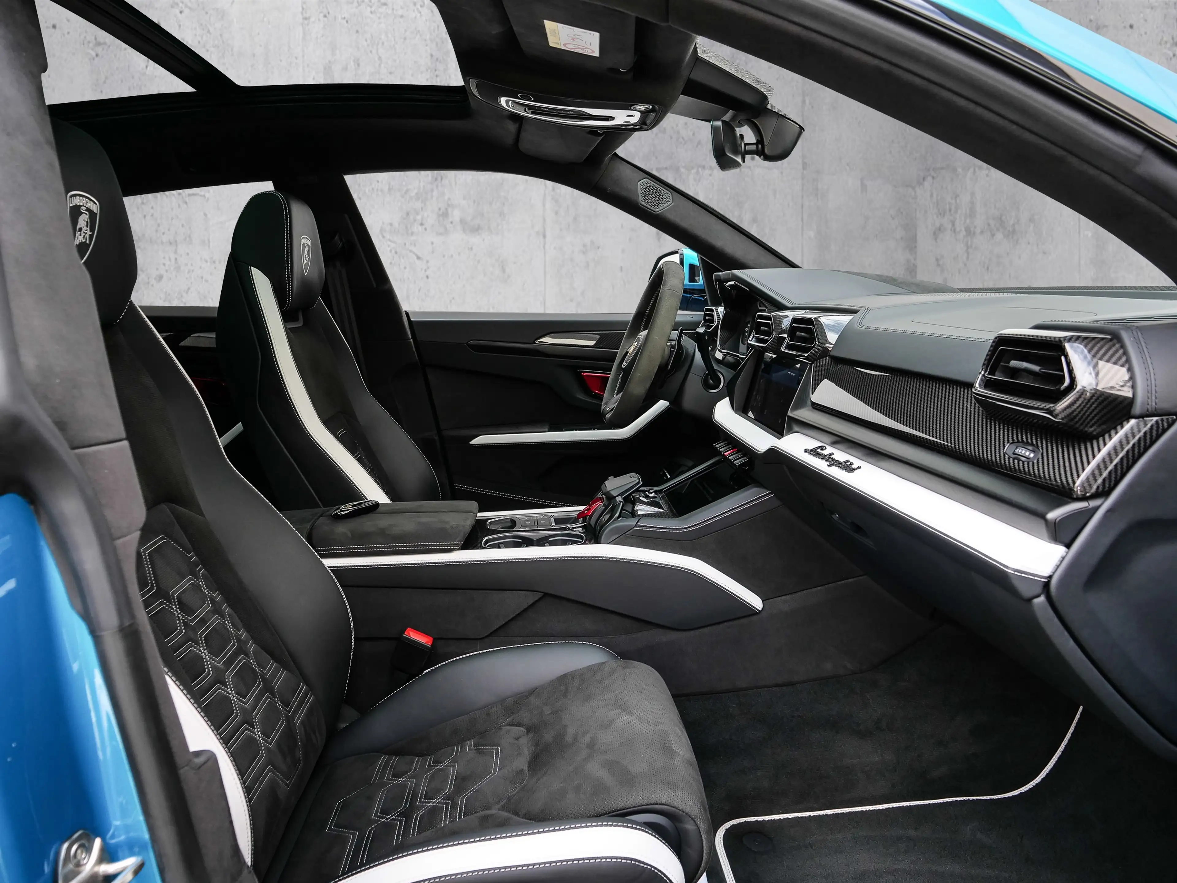 Lamborghini Urus SE Blu Uranus, Panoramic Roof — photo 6