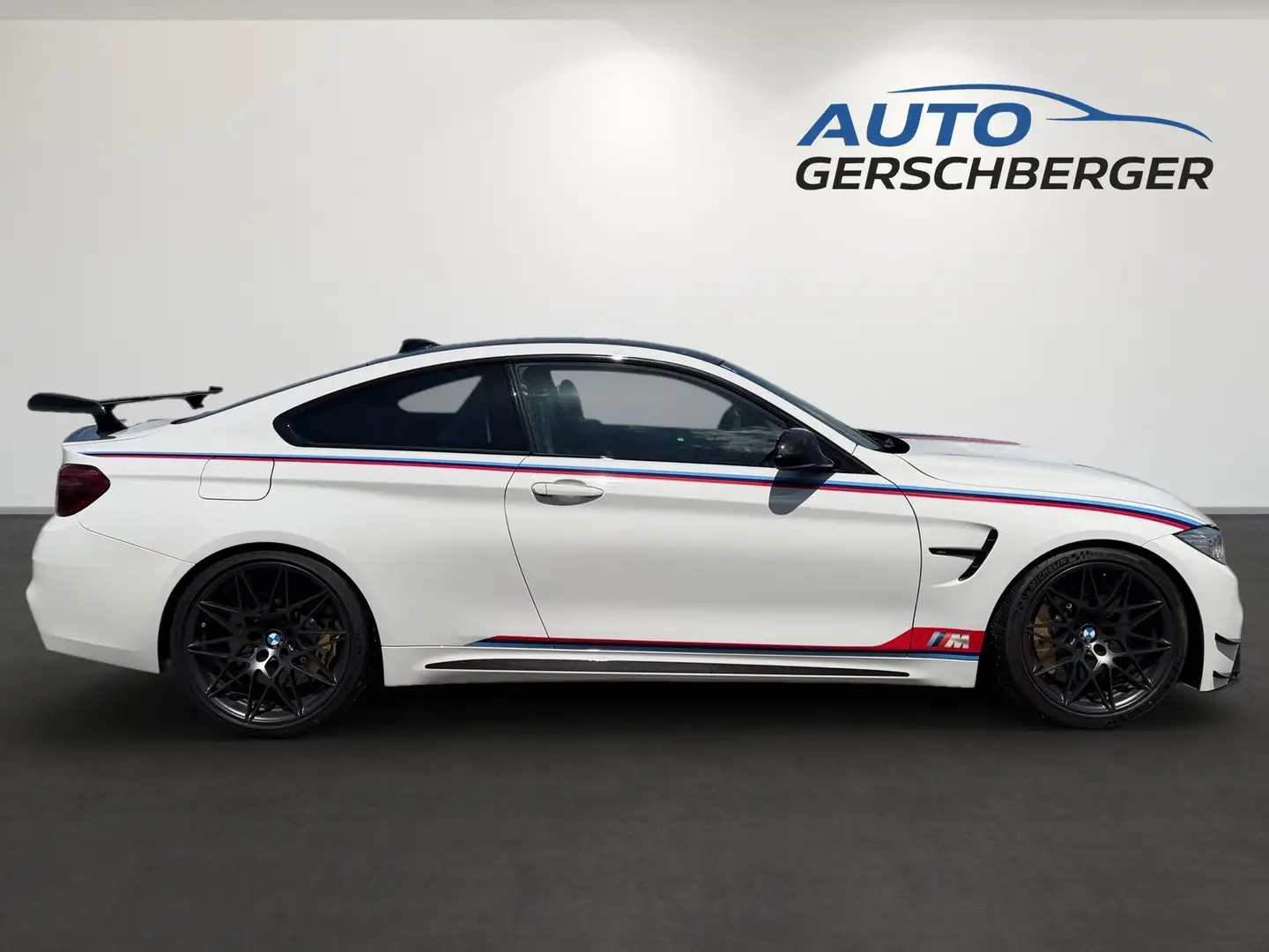 BMW M4 GTS DTM Edition 1 of 200 Weiß - 2