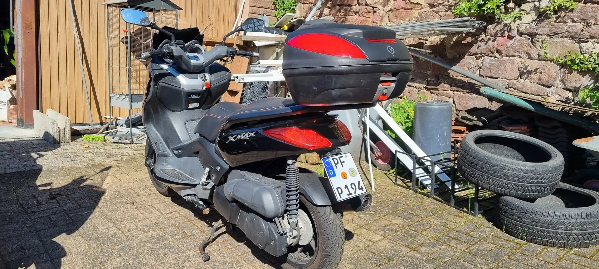 Yamaha X-Max 250 Schwarz - 2