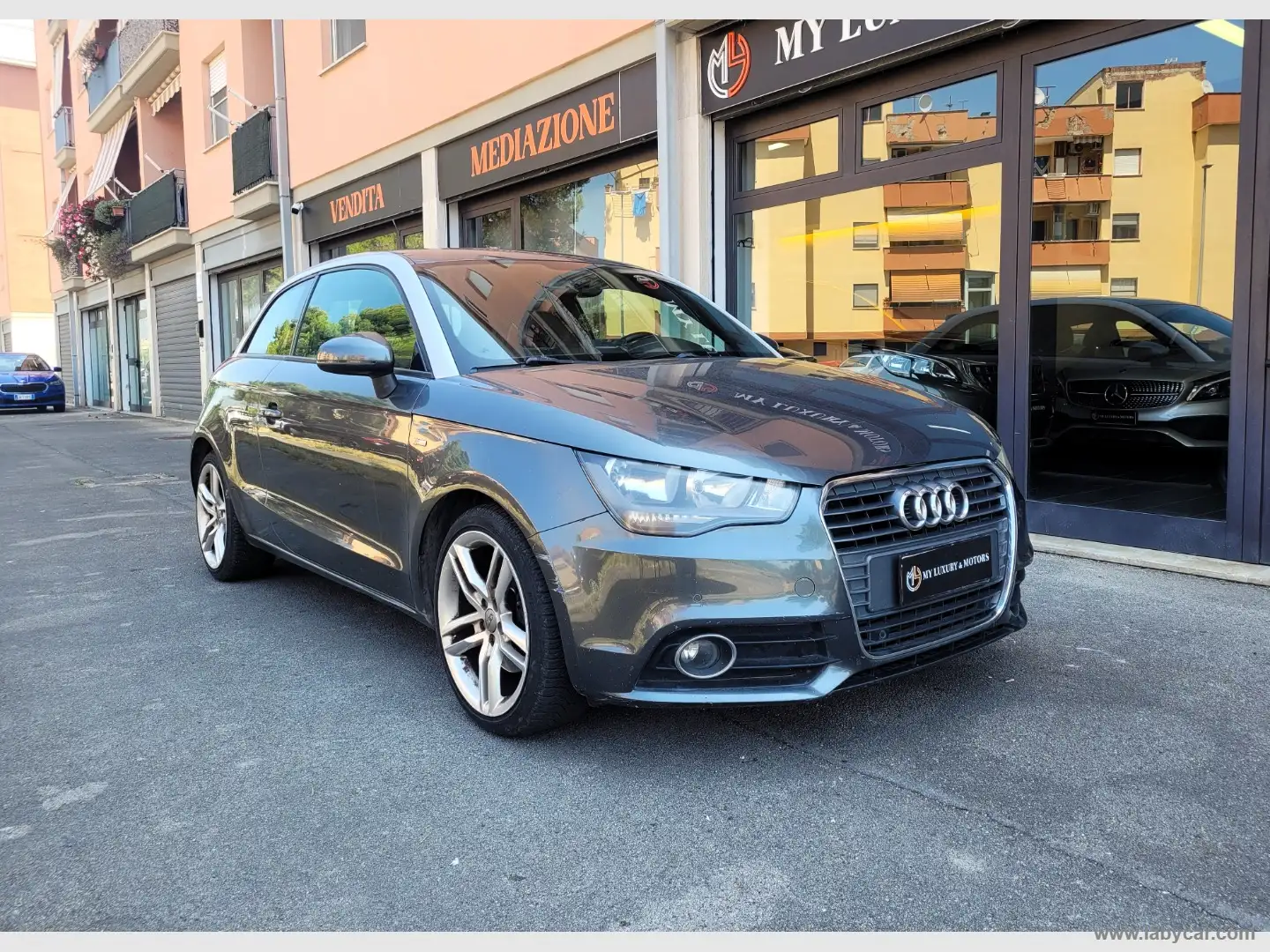 Audi A1 1.6 TDI 105 CV SLINE ITA*BI-COLOR Grijs - 1