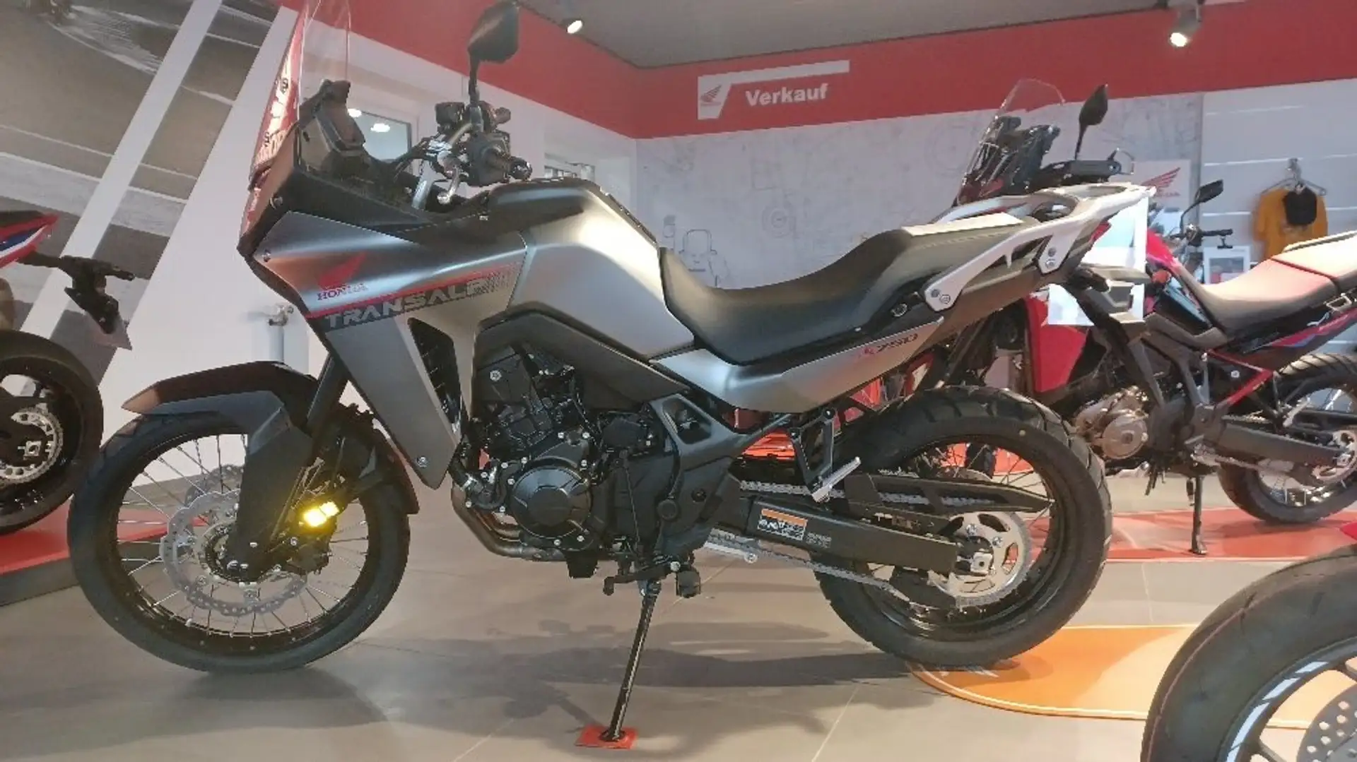 Honda XL 750 Transalp Tageszulassung mit 0km in silber Plateado - 1