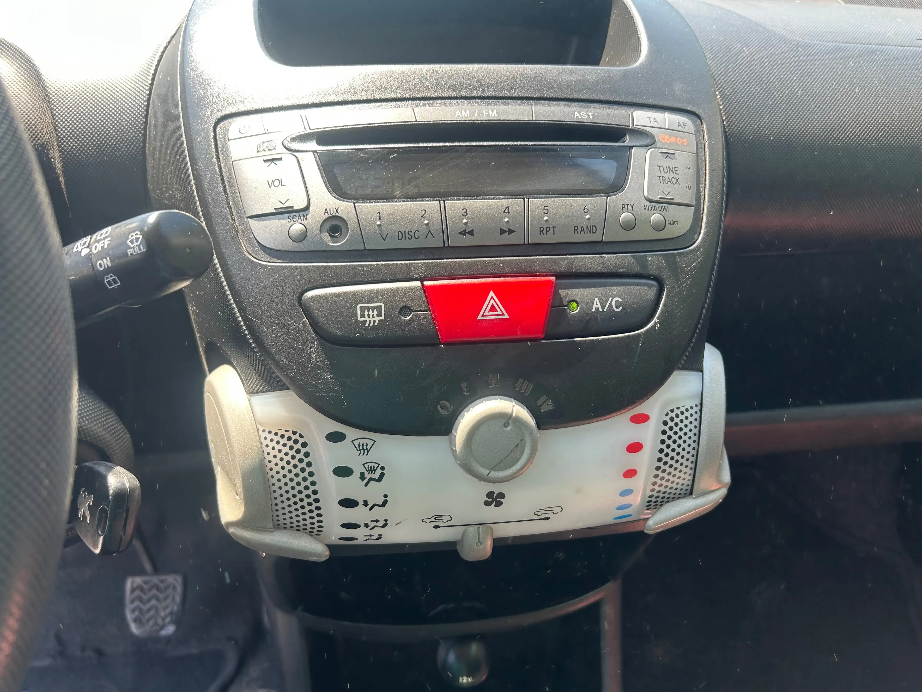Peugeot 107 107 1.0i/ GARANTIE 12MOIS/ CARPASS/ CT — photo 14