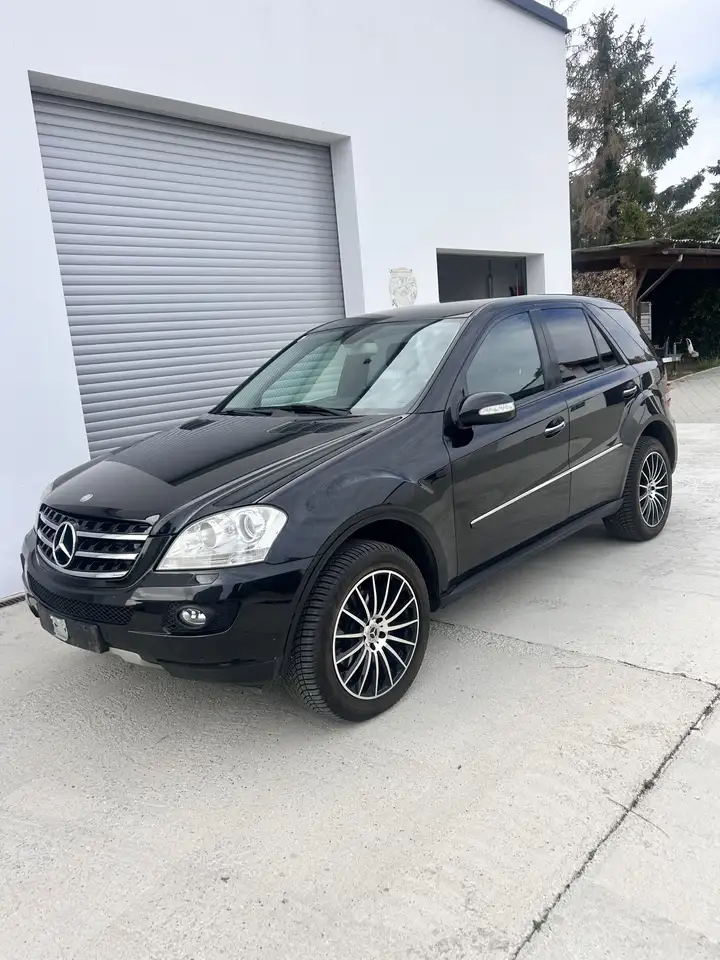 Mercedes-Benz ML 280 CDI 4Matic 7G-TRONIC DPF Edition 10 — photo 1 of 10