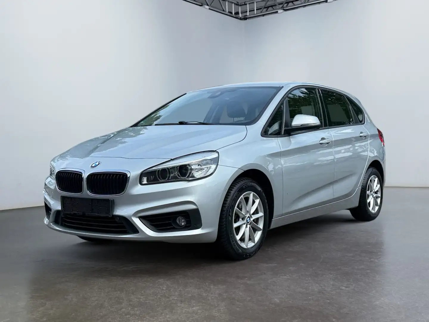 BMW 218 Baureihe 2 Active Tourer 218 i Advantage Silber - 1