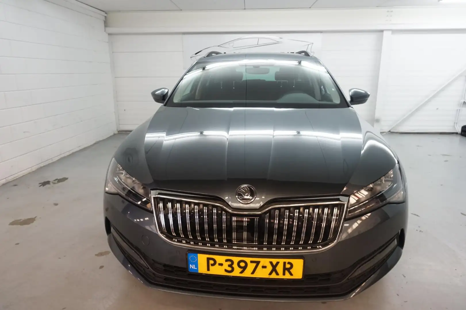 Skoda Superb Combi 1.5 TSI ACT Business Edition Plus Dealer ond Grijs - 2