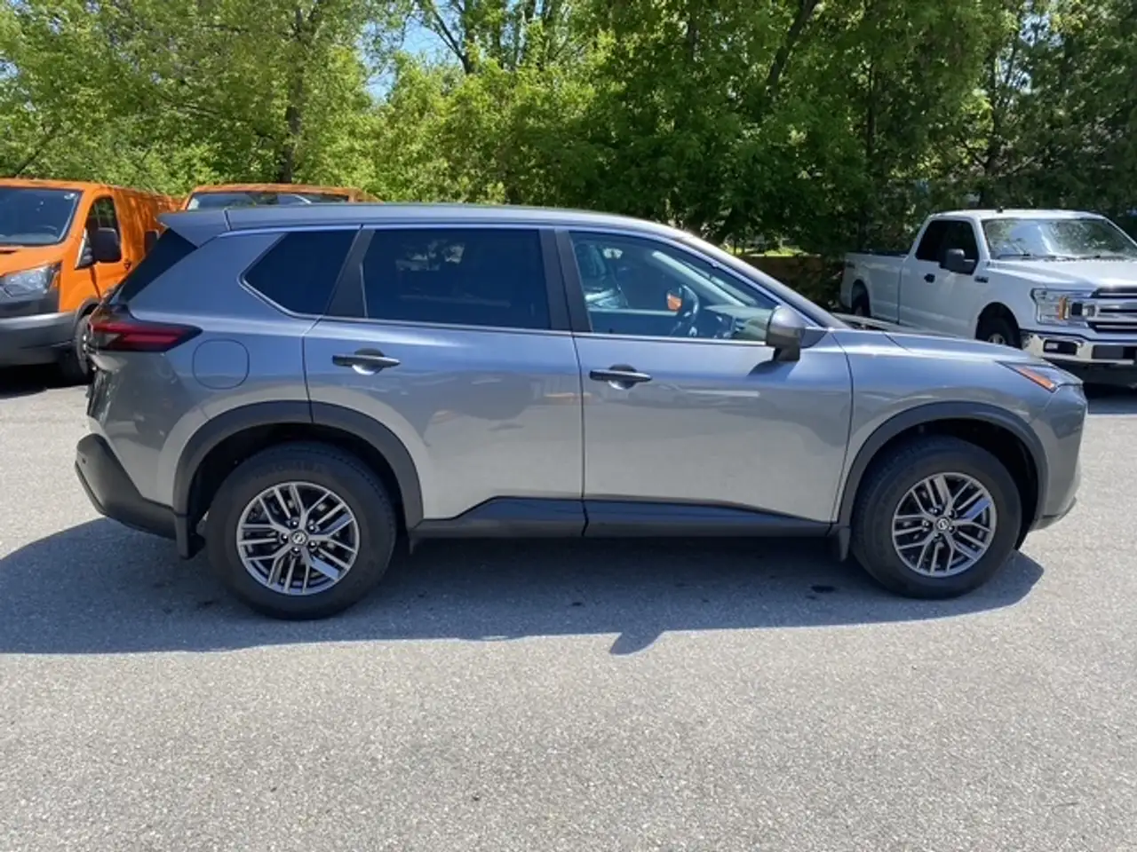 Nissan Rogue снимка Nissan Rogue