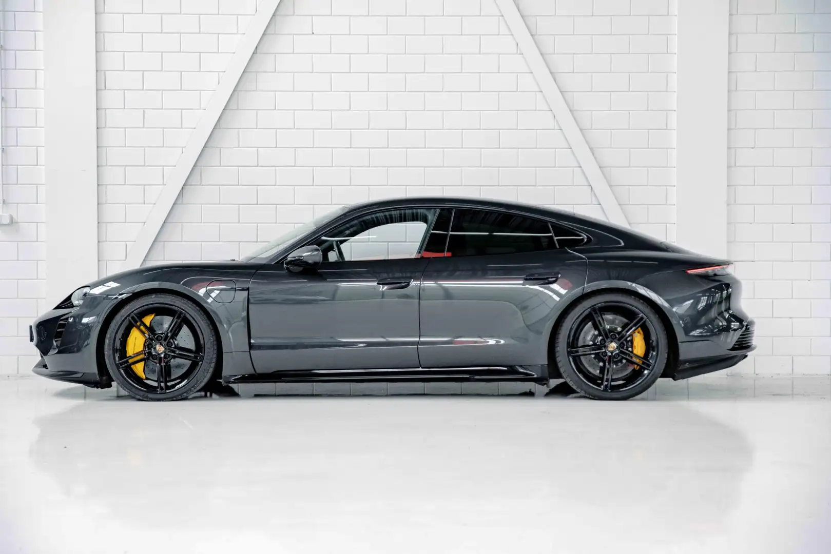 Porsche Taycan Turbo S l Sport Design Carbon l Burmester Gris - 2