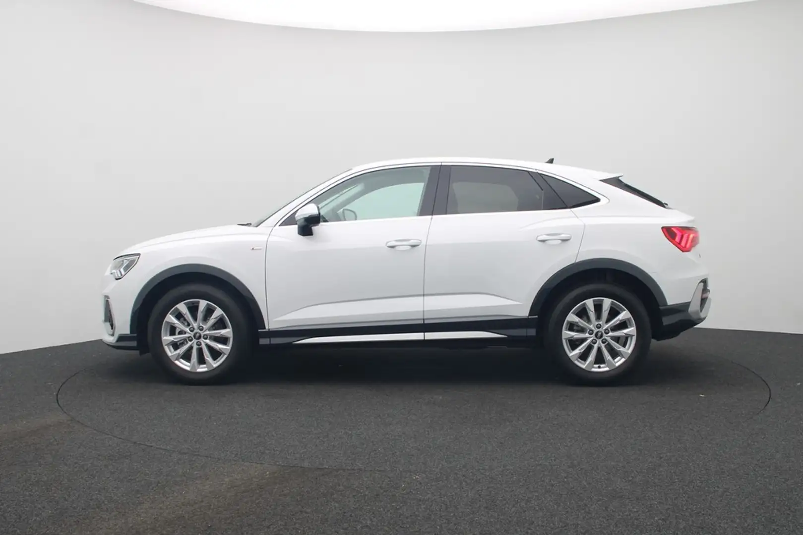 Audi Q3 Sportback 35 TFSI S line LED Navi Weiß - 2
