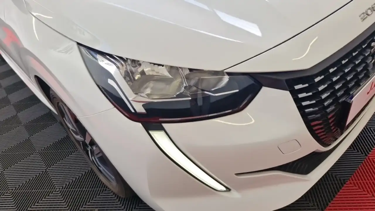 Peugeot 208 208 — photo 31