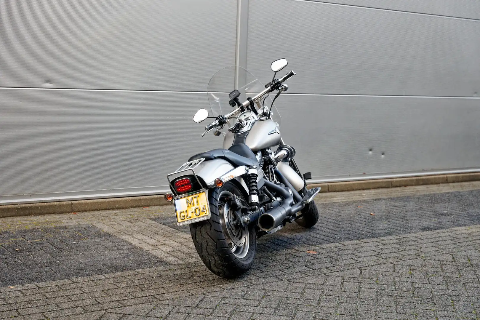 Harley-Davidson Dyna Fat Bob 96 FXDF Šedá - 2