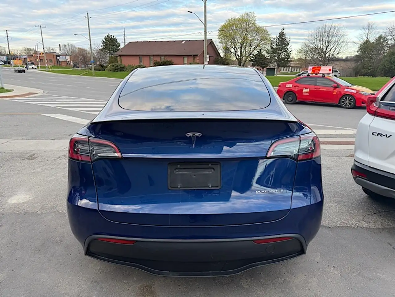 Tesla Model Y снимка Tesla Model Y