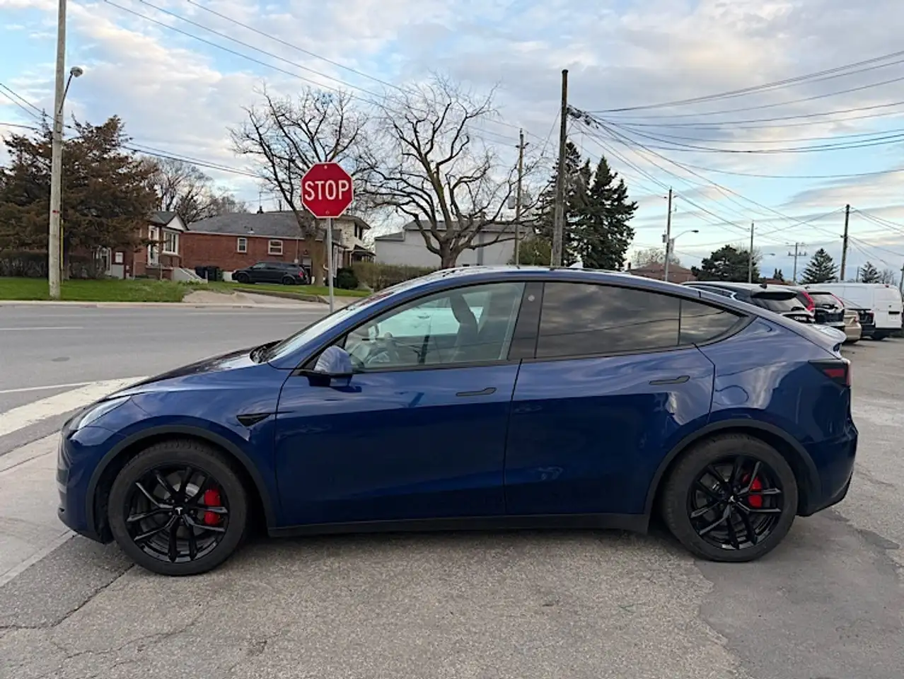 Tesla Model Y снимка Tesla Model Y