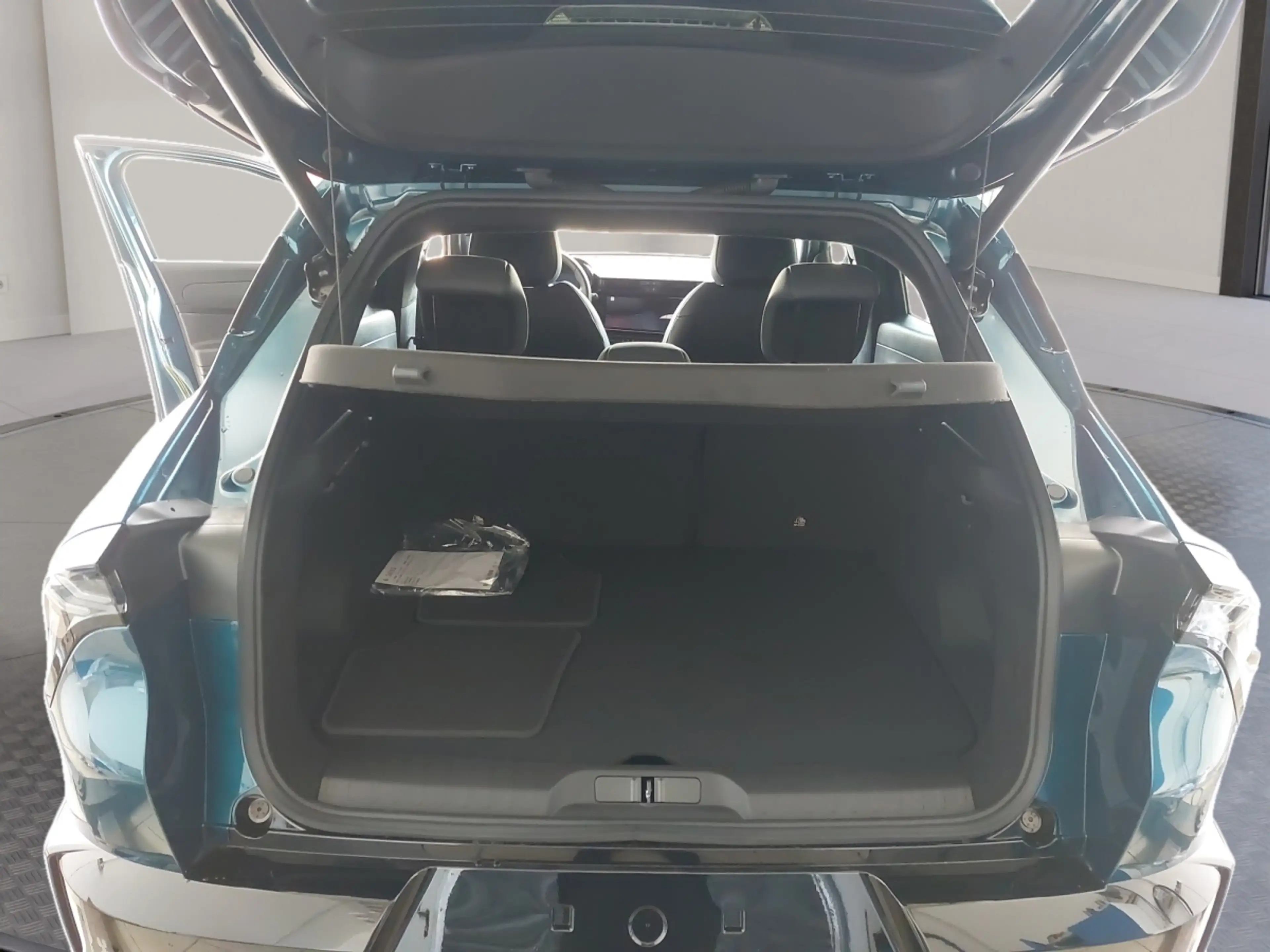 Alfa Romeo Junior eHybrid TI 145 — photo 12