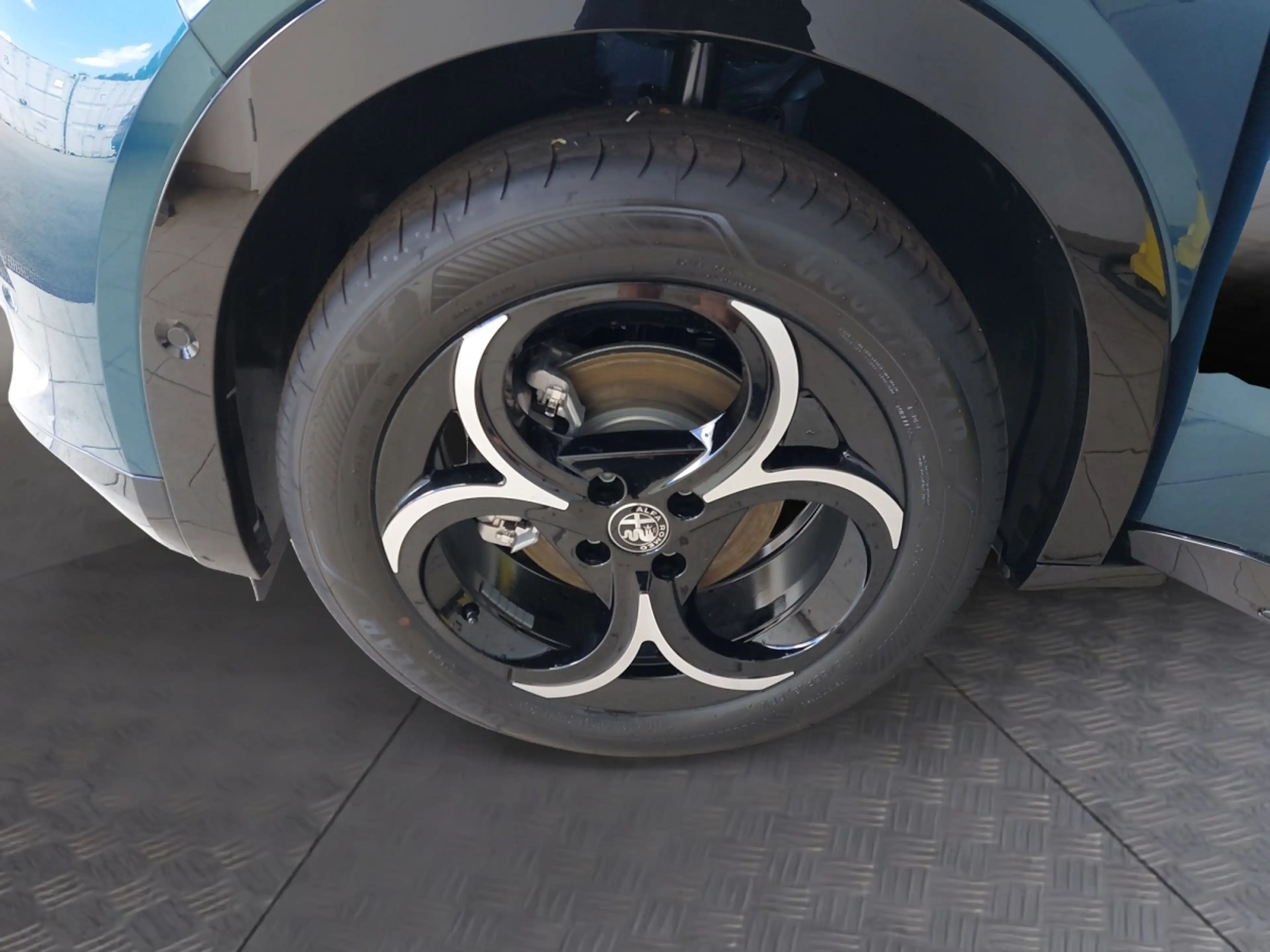 Alfa Romeo Junior eHybrid TI 145 — photo 14