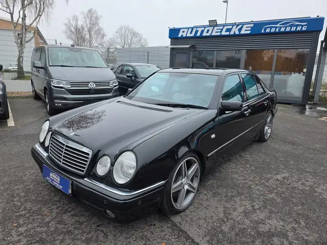 Mercedes-Benz E 55 AMG