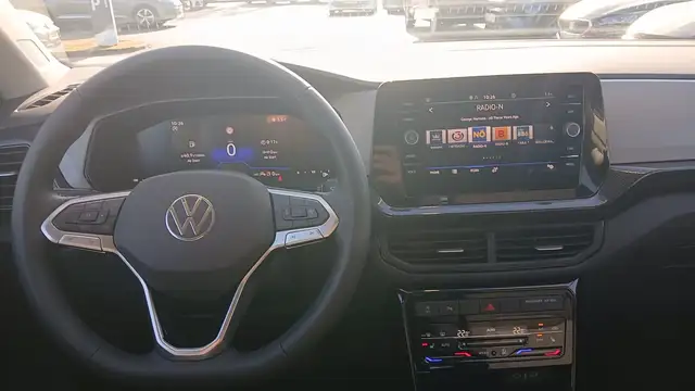 Volkswagen T-Cross view 9