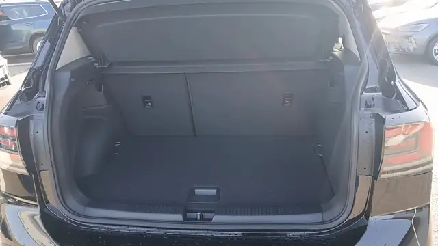 Volkswagen T-Cross view 11